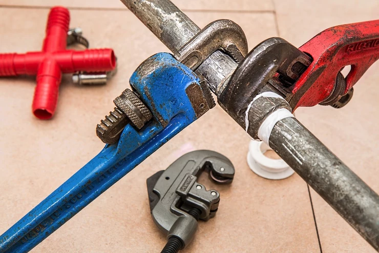 A Powerful Tips to Deal With Leaks in The Rainy Season